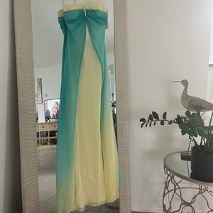 NWT size 4 Betsey & Adam formal long dress